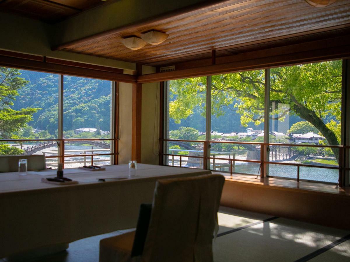 岩国市扣库赛䕋光酒店 外观 照片